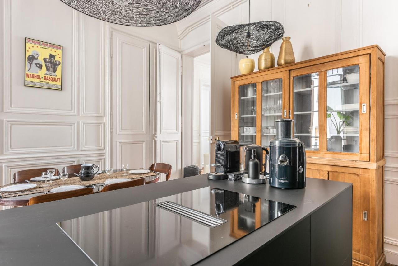 Appartamento Outstanding Parisian Flat In Heart Of Paris Center Esterno foto