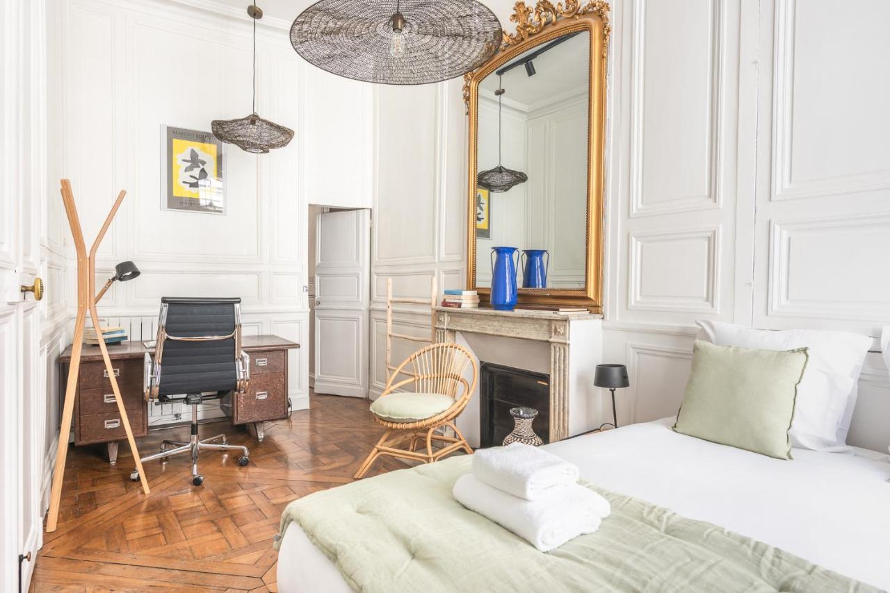 Appartamento Outstanding Parisian Flat In Heart Of Paris Center Esterno foto