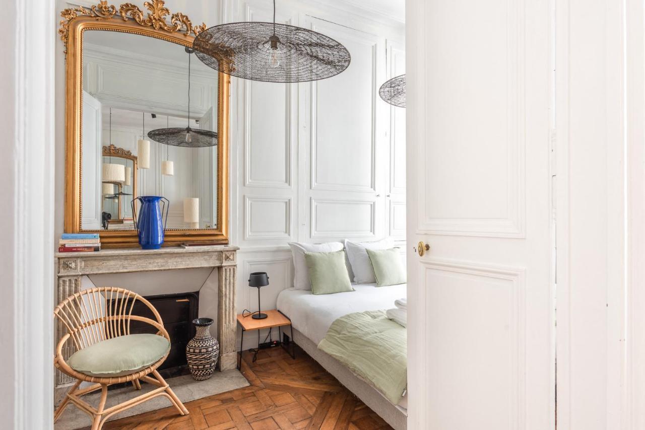 Appartamento Outstanding Parisian Flat In Heart Of Paris Center Esterno foto