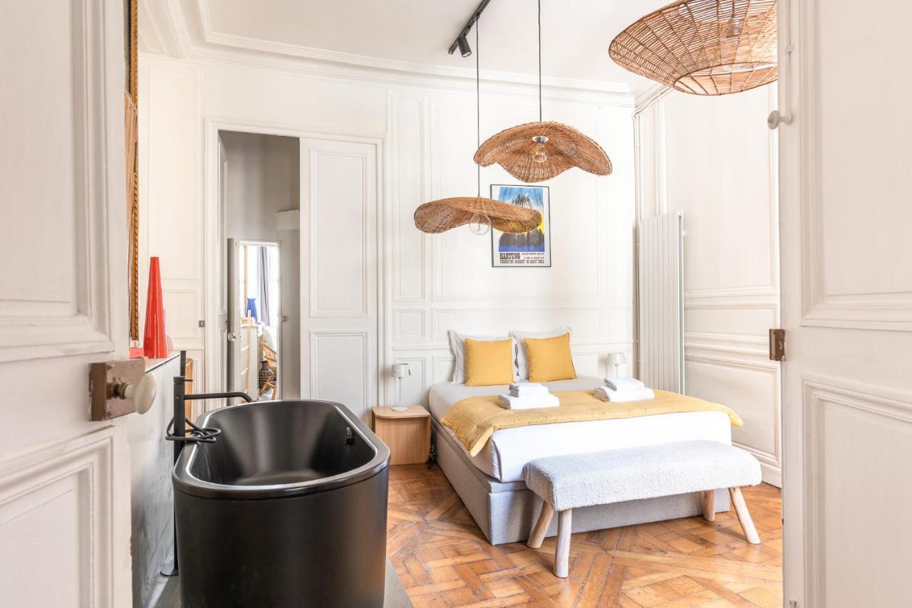 Appartamento Outstanding Parisian Flat In Heart Of Paris Center Esterno foto
