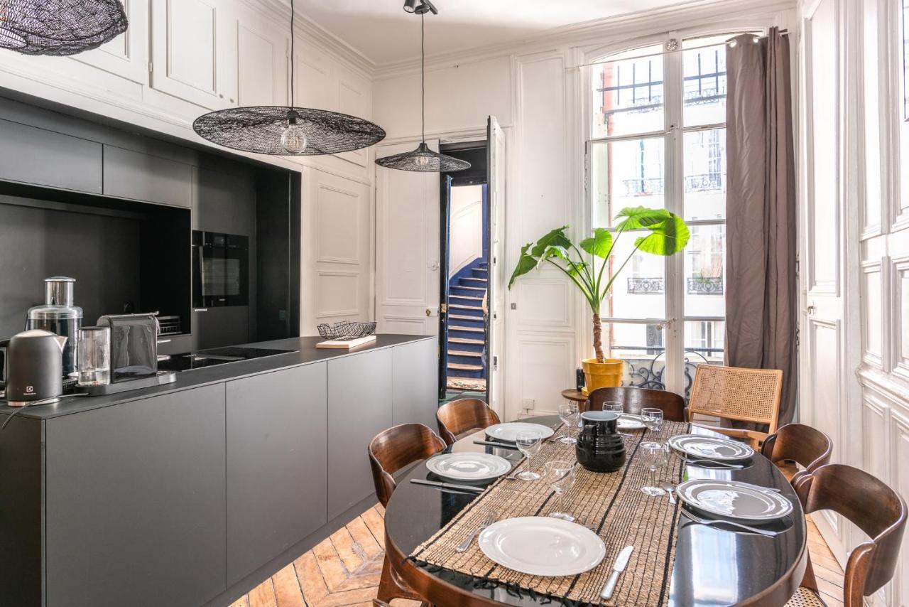 Appartamento Outstanding Parisian Flat In Heart Of Paris Center Esterno foto