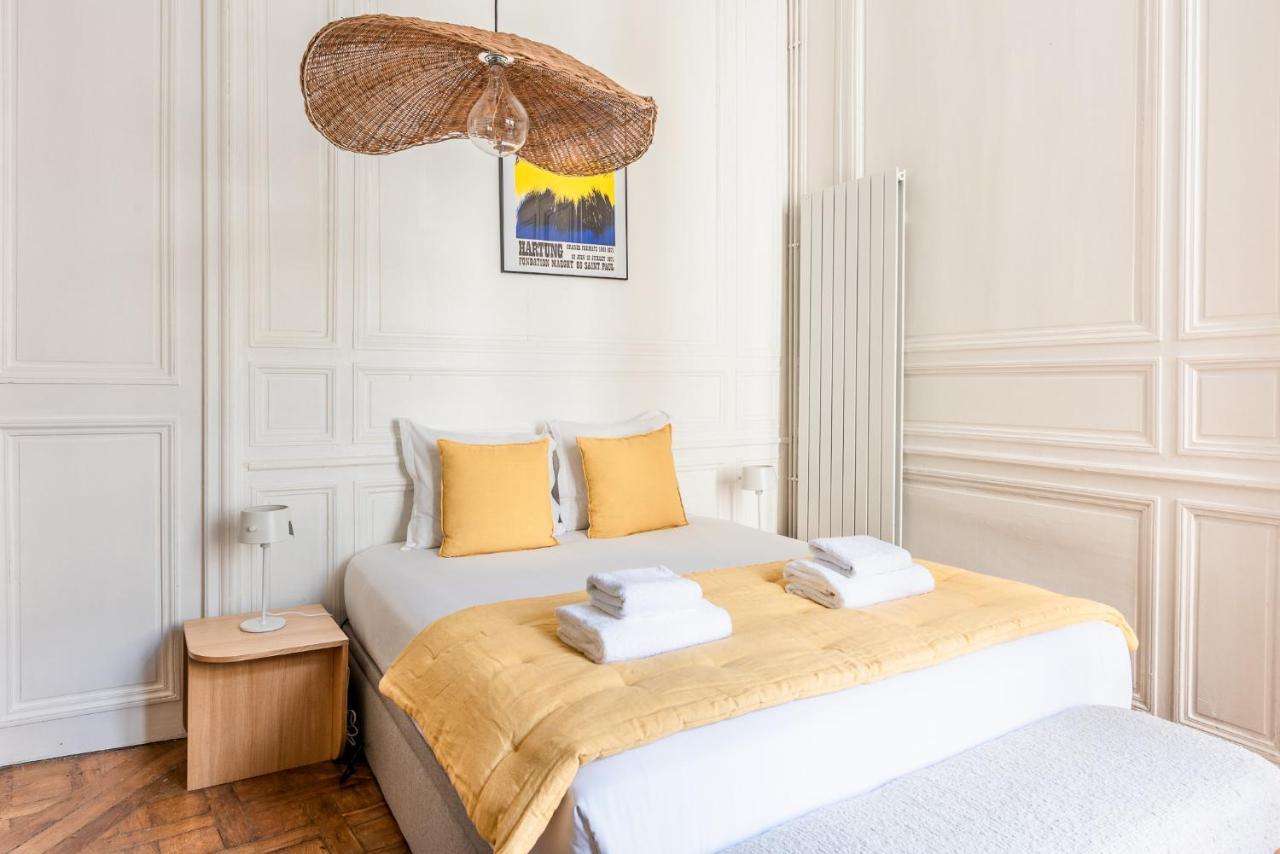 Appartamento Outstanding Parisian Flat In Heart Of Paris Center Esterno foto