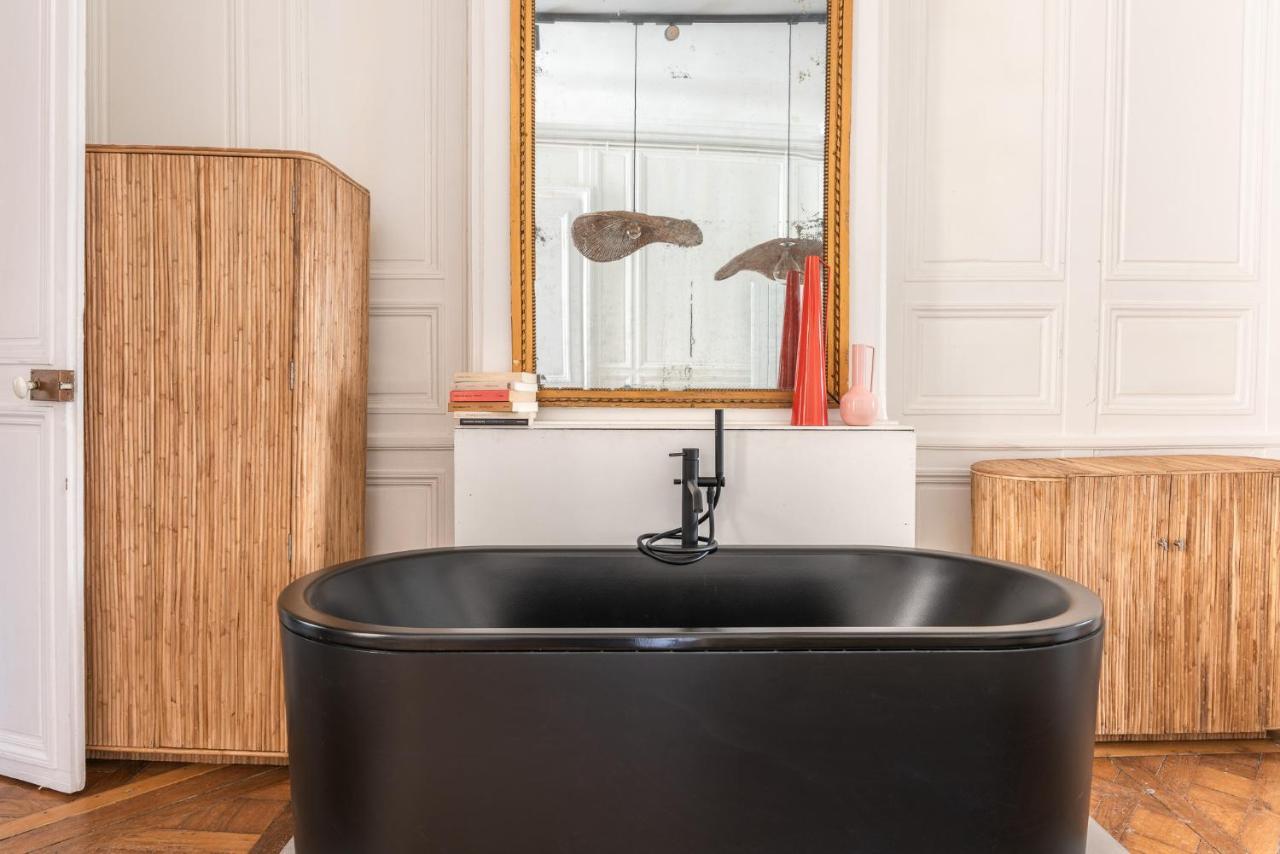 Appartamento Outstanding Parisian Flat In Heart Of Paris Center Esterno foto